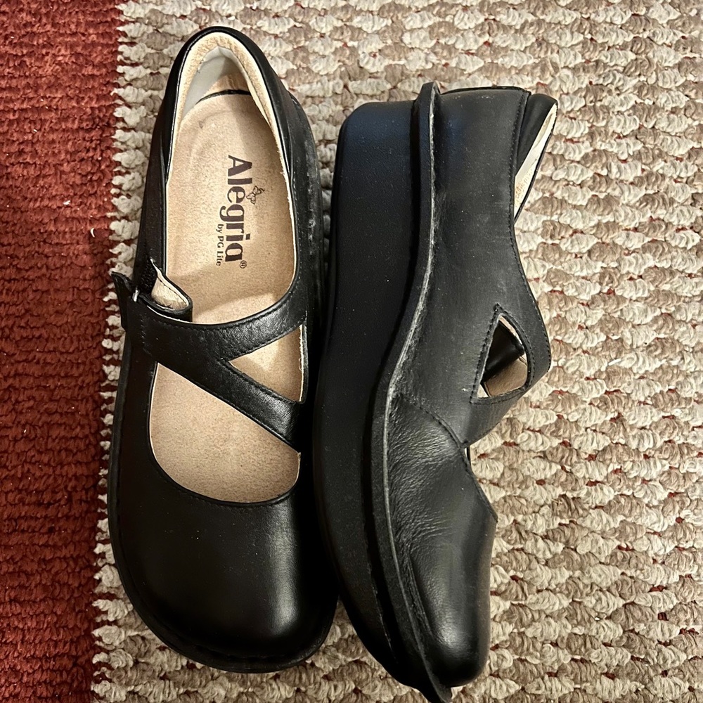 Alegria Paloma Mary Janes
